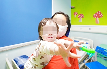 18-month-old Australian girl able to eat orally again after 14 months dependent on a feeding tube due to severe anorexia