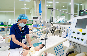 2-year-old boy suffers severe respiratory failure after accidentally ingesting lamp oil – Experts strongly advise against inducing vomiting during first aid